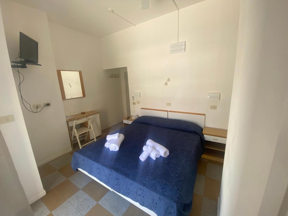 B&B Hotel Lucciola Cattolica Eksteriør billede