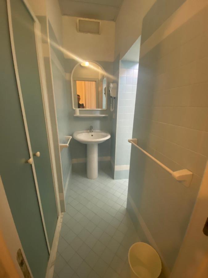 B&B Hotel Lucciola Cattolica Eksteriør billede