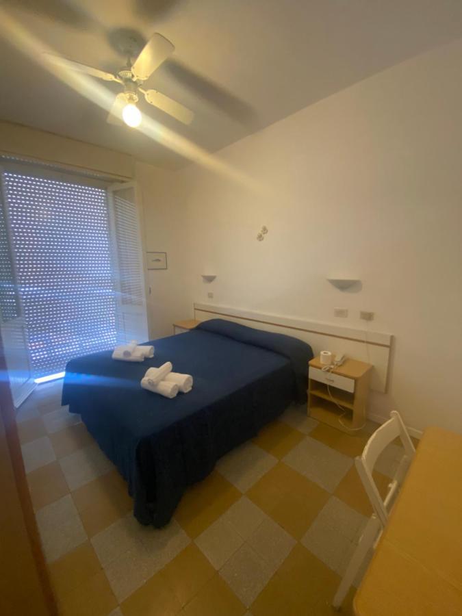 B&B Hotel Lucciola Cattolica Eksteriør billede