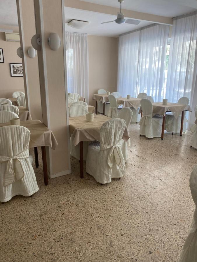B&B Hotel Lucciola Cattolica Eksteriør billede
