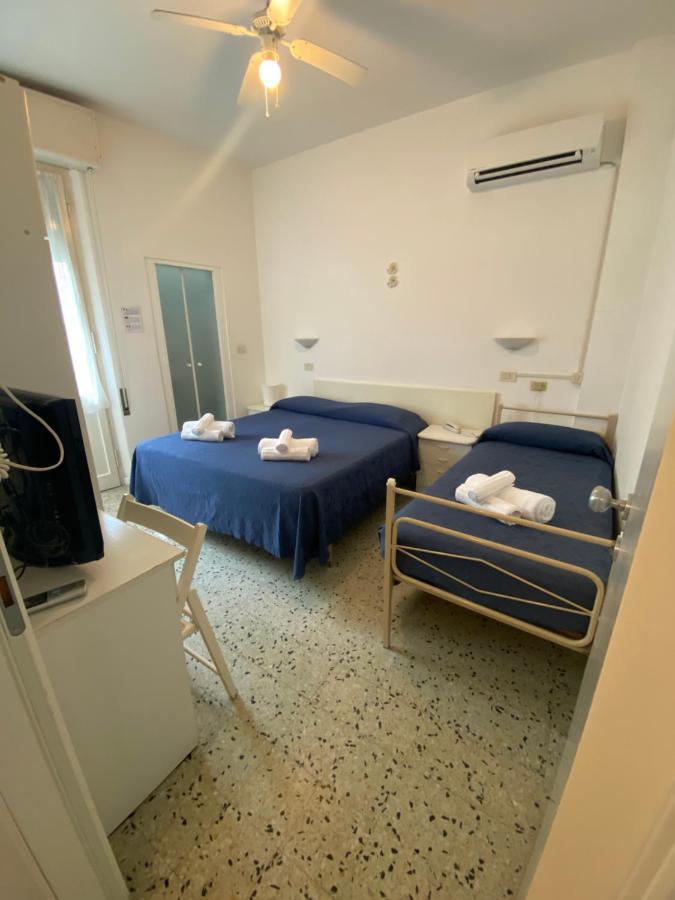 B&B Hotel Lucciola Cattolica Eksteriør billede