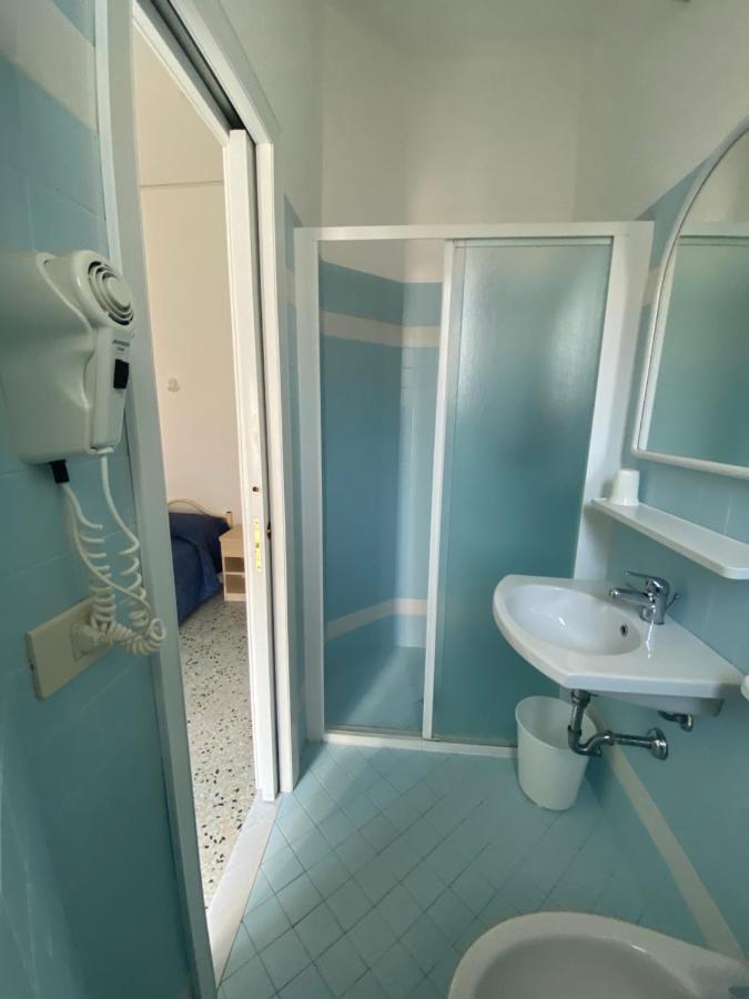 B&B Hotel Lucciola Cattolica Eksteriør billede
