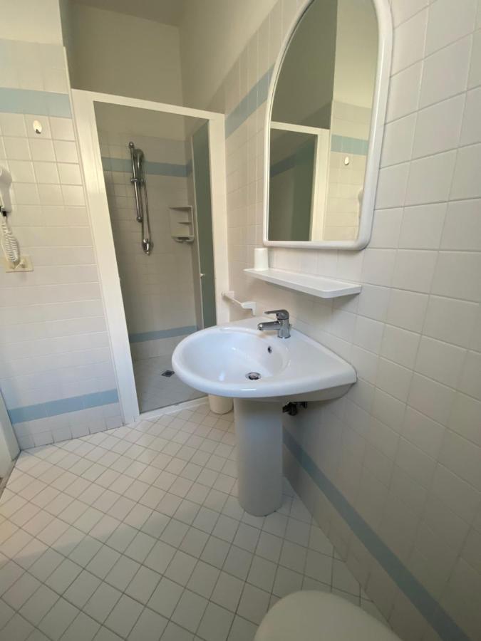 B&B Hotel Lucciola Cattolica Eksteriør billede